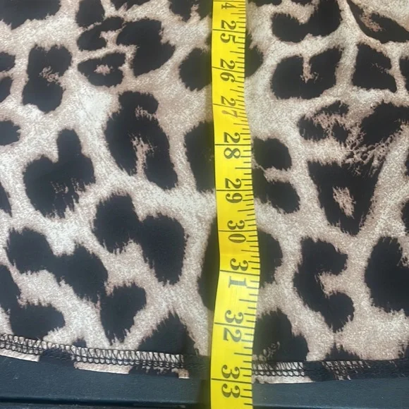 Off the shoulder leopard print , high low, top, tunic, size Large, lightweight - Picture 6 of 8